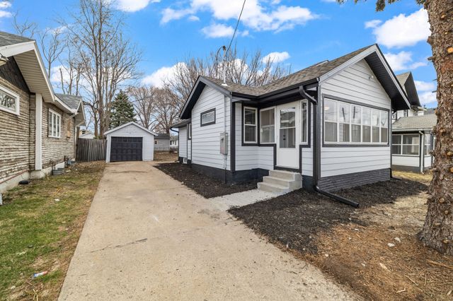 1422 Hull Avenue, Des Moines, IA 50316