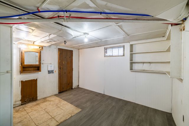 1422 Hull Avenue, Des Moines, IA 50316