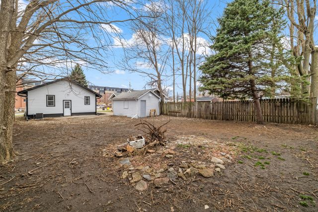 1422 Hull Avenue, Des Moines, IA 50316