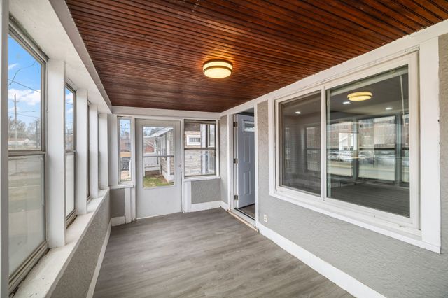 1422 Hull Avenue, Des Moines, IA 50316