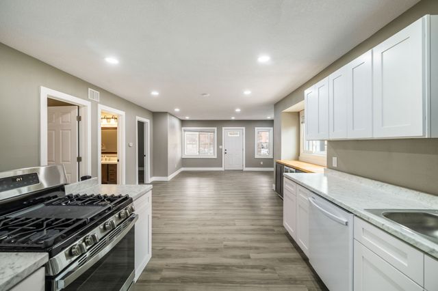 1422 Hull Avenue, Des Moines, IA 50316