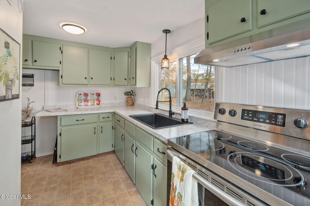 92 Westside Drive, Ballston, NY 12019