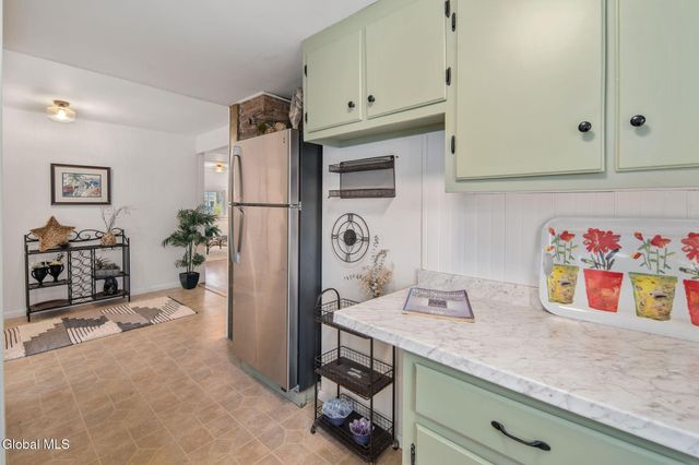 92 Westside Drive, Ballston, NY 12019