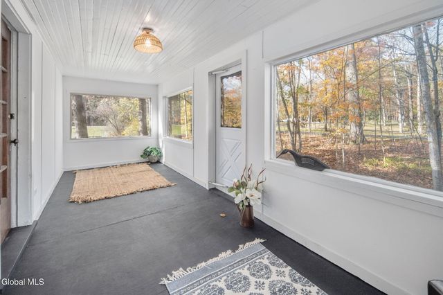 92 Westside Drive, Ballston, NY 12019