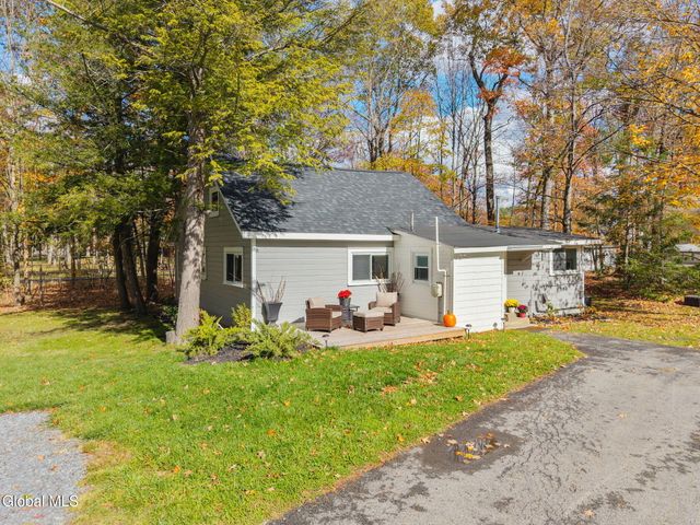 92 Westside Drive, Ballston, NY 12019