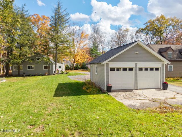 92 Westside Drive, Ballston, NY 12019