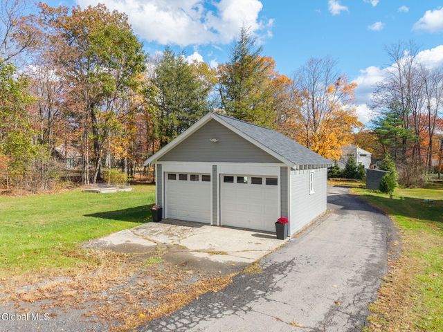 92 Westside Drive, Ballston, NY 12019
