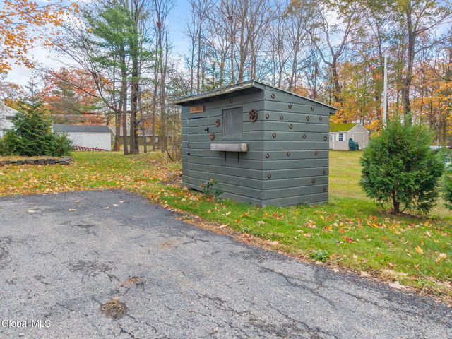 92 Westside Drive, Ballston, NY 12019
