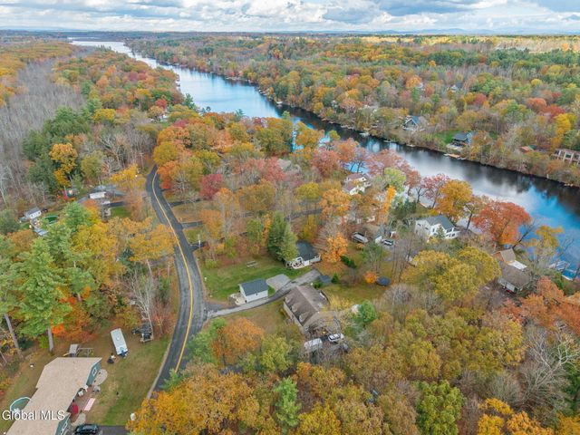 92 Westside Drive, Ballston, NY 12019