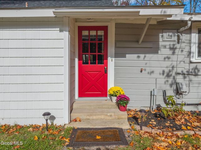 92 Westside Drive, Ballston, NY 12019