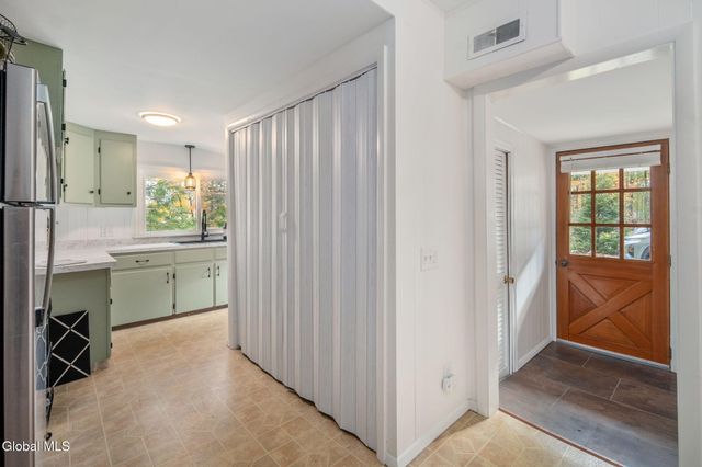 92 Westside Drive, Ballston, NY 12019