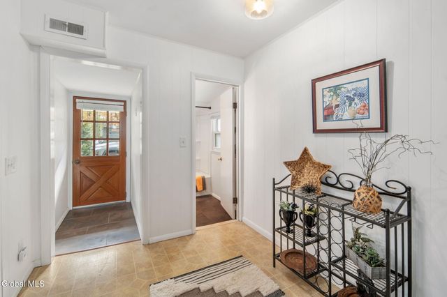 92 Westside Drive, Ballston, NY 12019