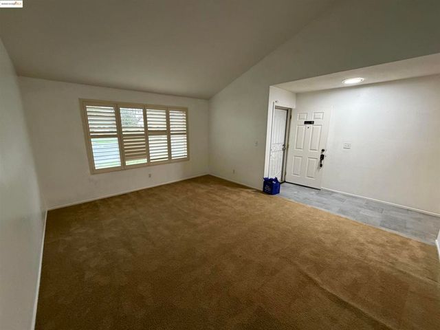 2208 Hamlin Dr, Antioch, CA 94509