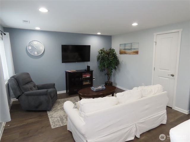 608 S Forrest Street, Westport, WA 98595