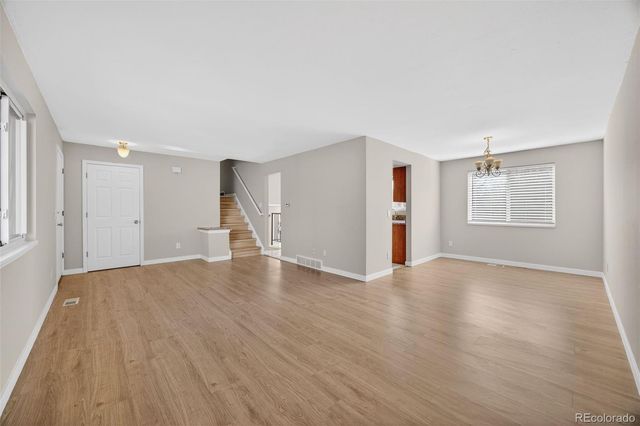 1541 S Fairplay Way, Aurora, CO 80012