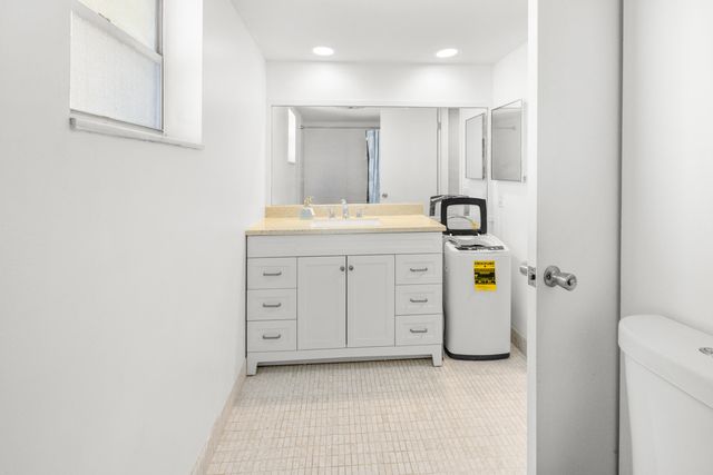 4500 Gefion Court 302, Lake Worth, FL 33467