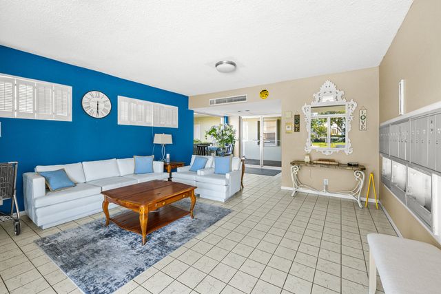 4500 Gefion Court 302, Lake Worth, FL 33467