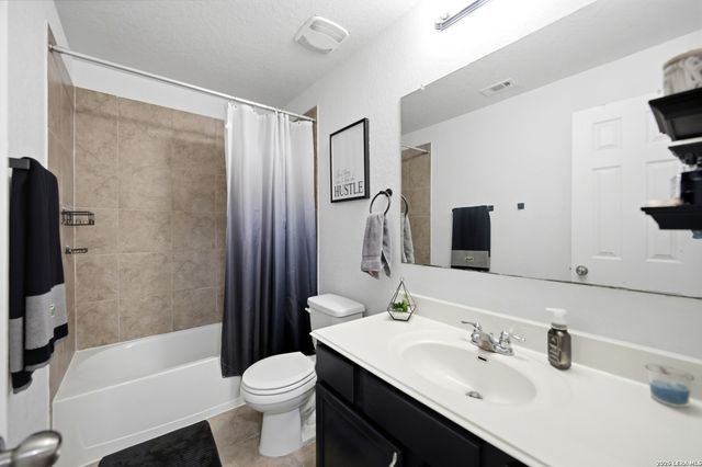 731 RANCH FLS, San Antonio, TX 78245