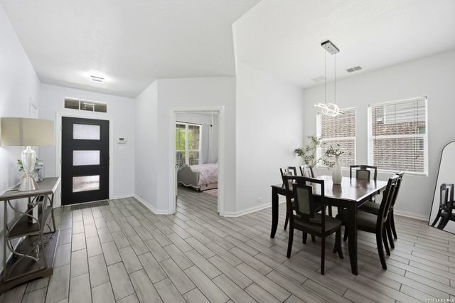 731 RANCH FLS, San Antonio, TX 78245