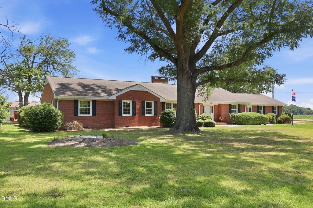 880 Wire Road, Bunnlevel, NC 28323