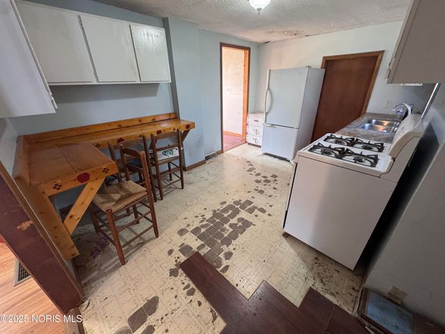 2733 Edwin Street, Oregon, OH 43616