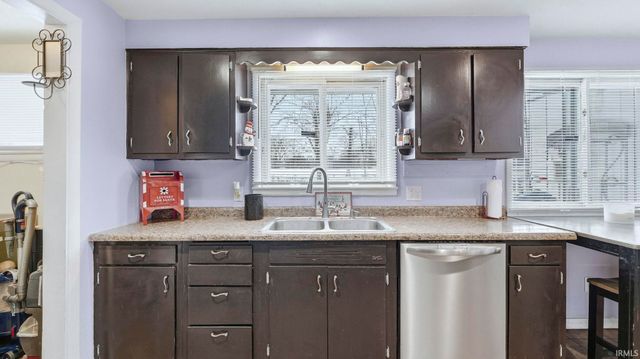 5002 Christofer Lane, Fort Wayne, IN 46806