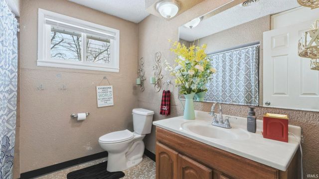 5002 Christofer Lane, Fort Wayne, IN 46806