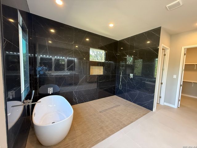 189 Mustang Lane, Spring Branch, TX 78070