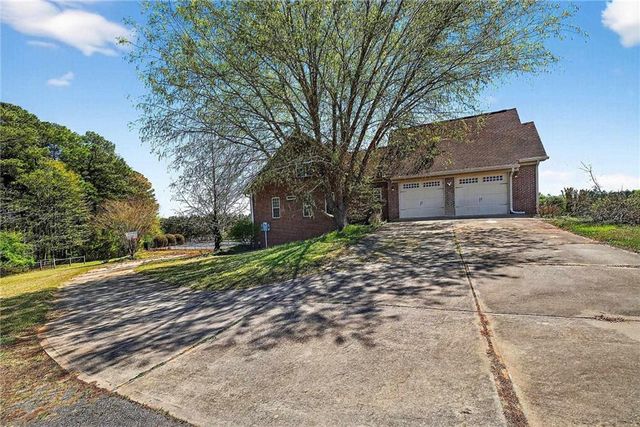 360 Happy Hill Road, Carrollton, GA 30016