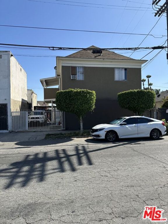 554 E 36th Street, Los Angeles, CA 90011 — exterior