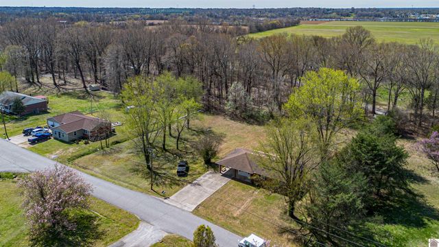 316 Loretta Dr, Ledbetter, KY 42058