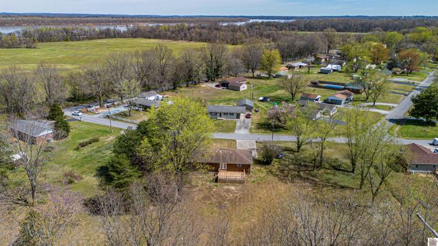 316 Loretta Dr, Ledbetter, KY 42058