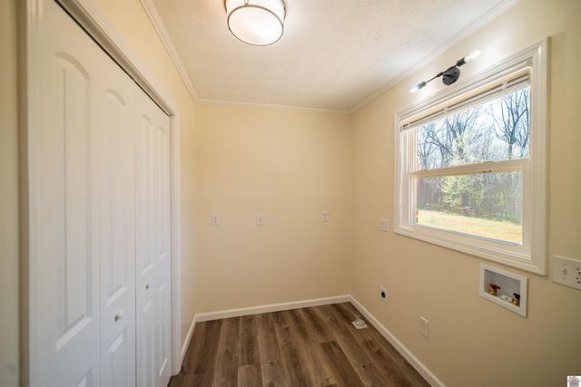 316 Loretta Dr, Ledbetter, KY 42058