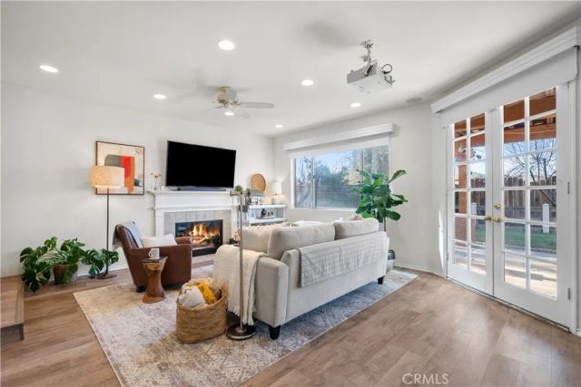 22732 Pear Court, Saugus, CA 91390