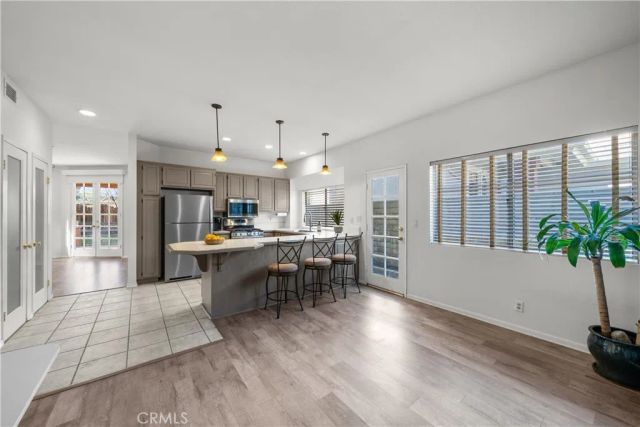 22732 Pear Court, Saugus, CA 91390