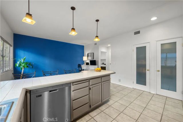 22732 Pear Court, Saugus, CA 91390