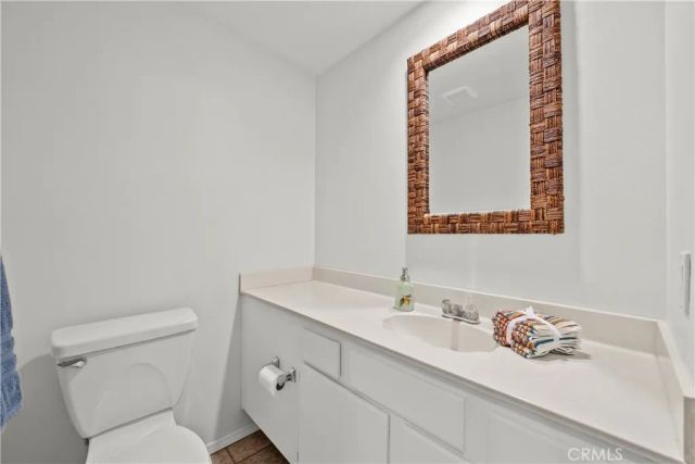 22732 Pear Court, Saugus, CA 91390