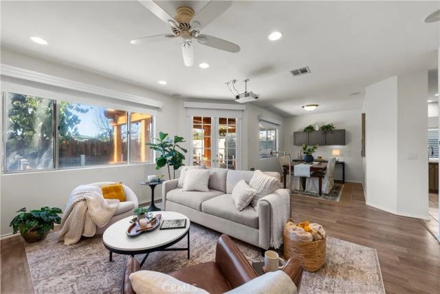 22732 Pear Court, Saugus, CA 91390