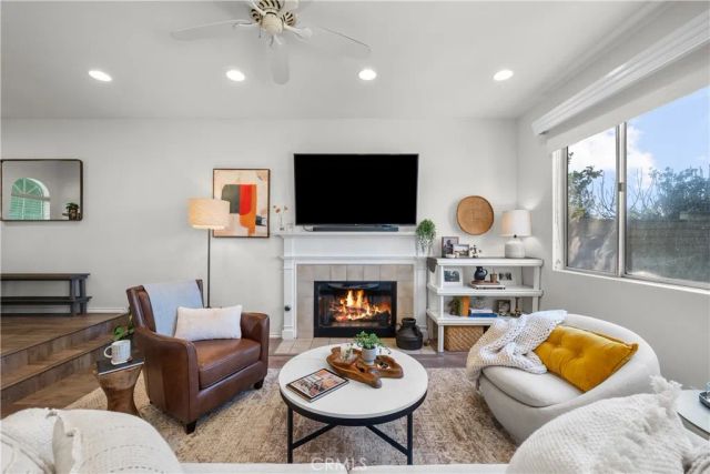 22732 Pear Court, Saugus, CA 91390