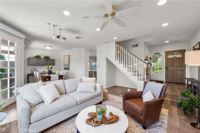 22732 Pear Court, Saugus, CA 91390