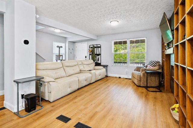 2831 Augustus Street, Grove City, OH 43123
