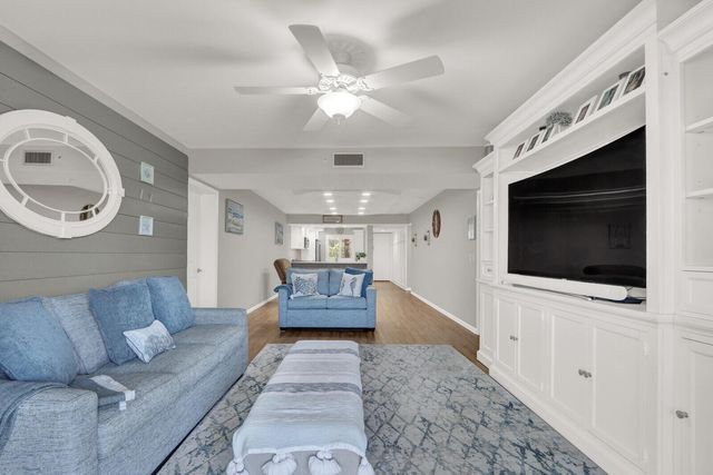 701 SEAFARER Circle 105, Jupiter, FL 33477