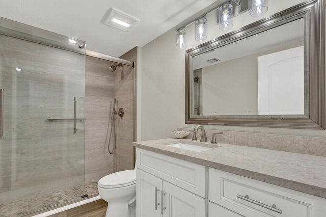 701 SEAFARER Circle 105, Jupiter, FL 33477