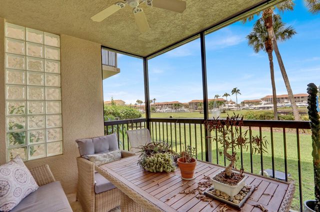 701 SEAFARER Circle 105, Jupiter, FL 33477