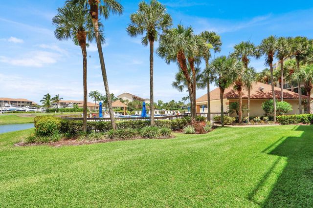 701 SEAFARER Circle 105, Jupiter, FL 33477