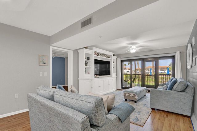 701 SEAFARER Circle 105, Jupiter, FL 33477