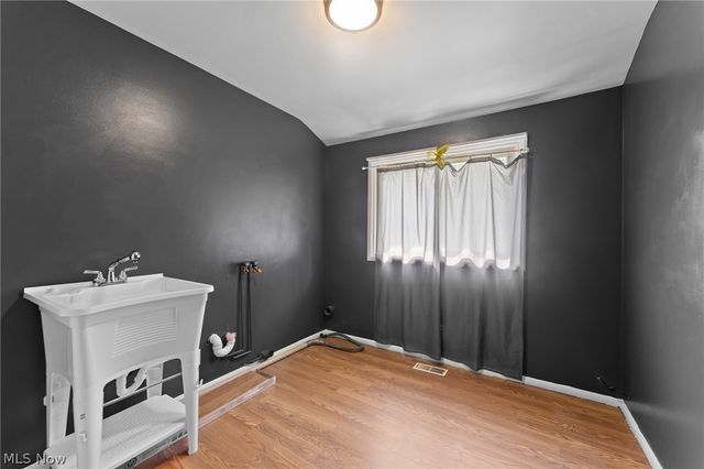 17632 Laurel Avenue, Lake Milton, OH 44429