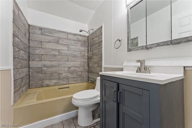 17632 Laurel Avenue, Lake Milton, OH 44429