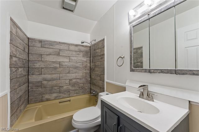 17632 Laurel Avenue, Lake Milton, OH 44429