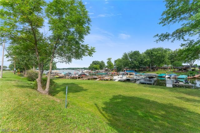 17632 Laurel Avenue, Lake Milton, OH 44429